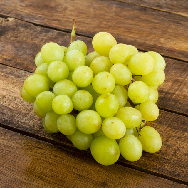Green Grapes - (2.2 lbs)